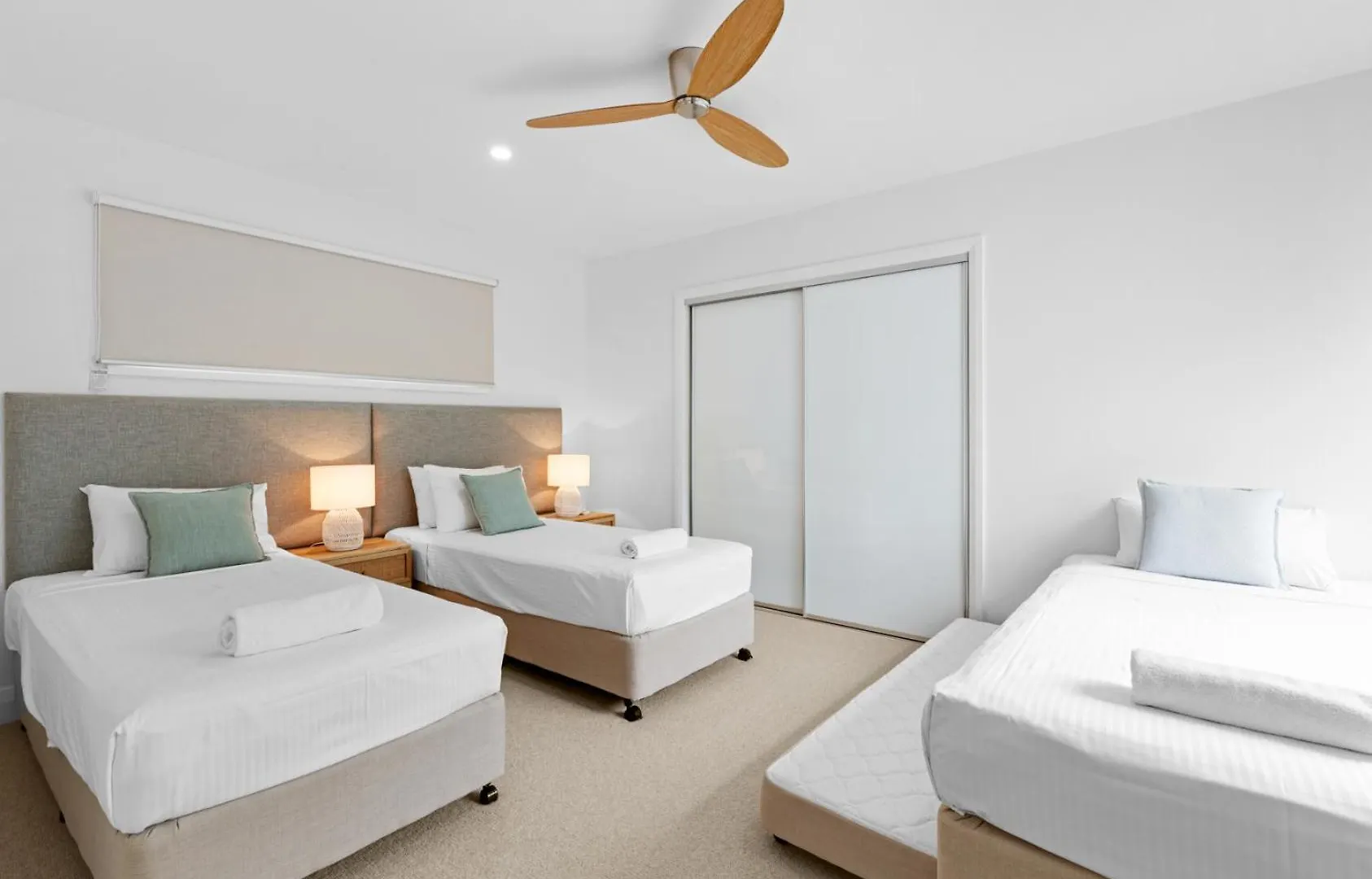 Leo2-Sophisticated, Beach Holiday Home Sunshine Coast
